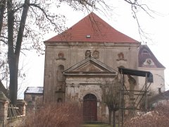 průčelí kostela