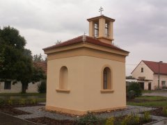 pohled zezadu zleva