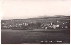 historické foto kapličky (za osamělým domem v pravé části fota)