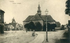 historická pohlednice s motivem kostela