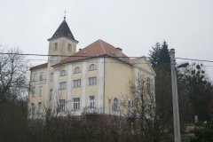 pohled zezadu zleva