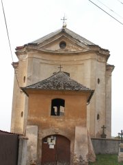 průčelí kostela