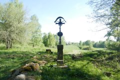 kříž nedaleko pod kapličkou