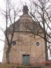 průčelí kostela
