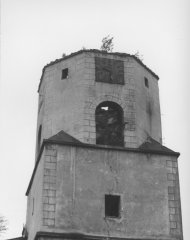 věž kostela po požáru