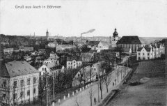 dobová pohlednice města s kostelem