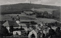 historické foto kostela (vlevo)
