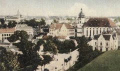 celkový pohled na město s kostelem