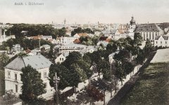dobová pohlednice města s kostelem