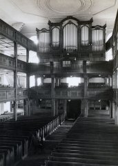 historické foto interiéru kostela - přední část