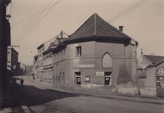 historické foto bývalého kostela
