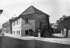 historické foto bývalého kostela