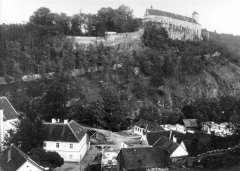 kostel ve starém Bítově (zcela vlevo)