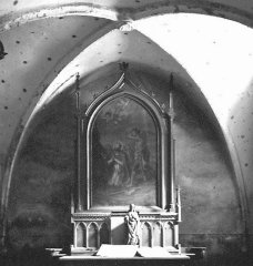 historické foto interiéru kostela - oltář