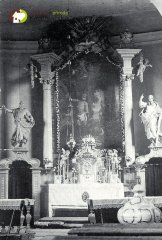 historické foto interiéru kostela - hlavní oltář s obrazem sv. Bartoloměje