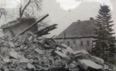 trosky kostela po odstřelu