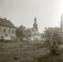 odstřel kostela
