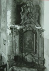 interiér kostela před demolicí