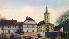 dobová pohlednice vsi s kostelem - výřez