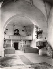 historické foto interiéru kostela