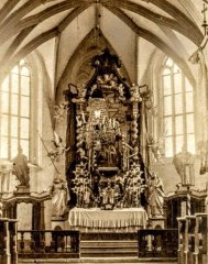 historické foto interiéru kostela