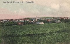 historické foto města s kostelem
