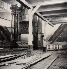 historické foto interiéru kostela
