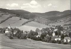 historické foto kostela (evangelický vpravo)