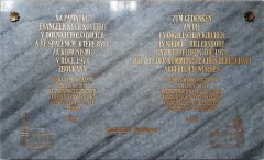pamětní deska umístěná v katolickém kostele v Dolních Holčovicích