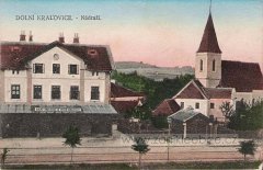 dobová pohlednice s kostelem