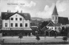 dobová pohlednice městyse s kostelem
