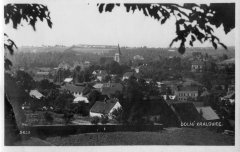 dobová pohlednice městyse s kostelem