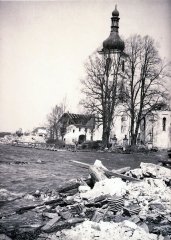 kostel těsně před demolicí