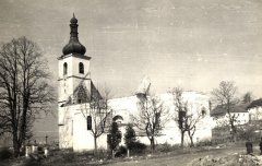 kostel těsně před demolicí