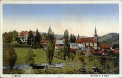 historické foto města s kostelem