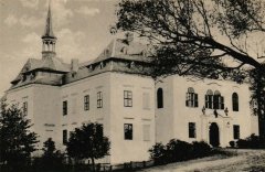 historické foto zadní části kostela (vlevo)