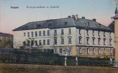 historická pohlednice s kostelem (zcela vpravo)