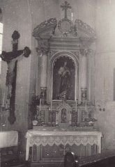 historické foto interiéru kostela (boční oltář)