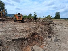 čištění místa, kde kostel stával