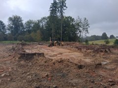 čištění místa, kde kostel stával