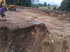 čištění místa, kde kostel stával