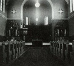 historické foto interiéru kostela - zadní část 