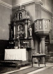 historické foto interiéru kostela 