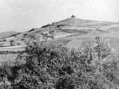 historické foto Janského vrchu s kaplí