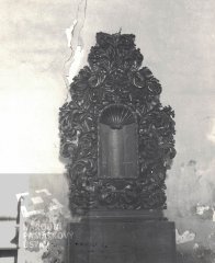 historické foto interiéru kostela - zbytek výzdoby