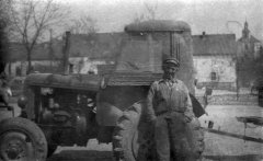 historické foto kostela - v pozadí