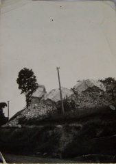 trosky kostela po demolici
