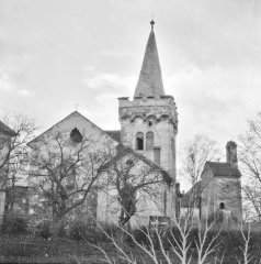 historické foto kostela a kaple