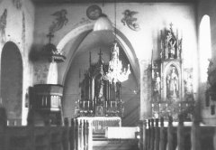historické foto interiéru kostela - presbytář
