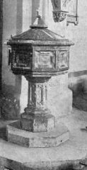 historické foto interiéru kostela - křtitelnice